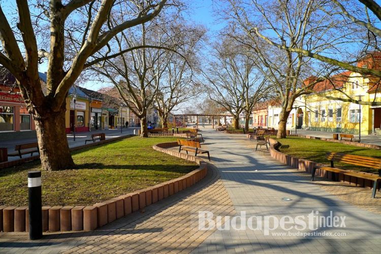 Štúrovo, the main street