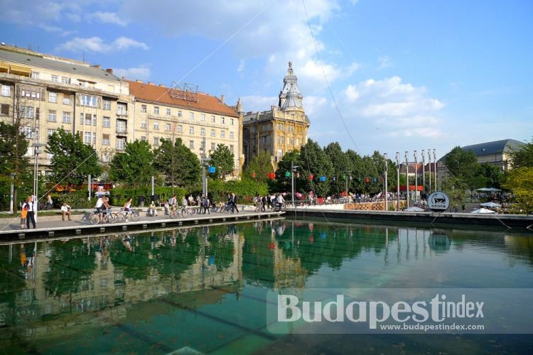 Erzsébet tér, Budapest