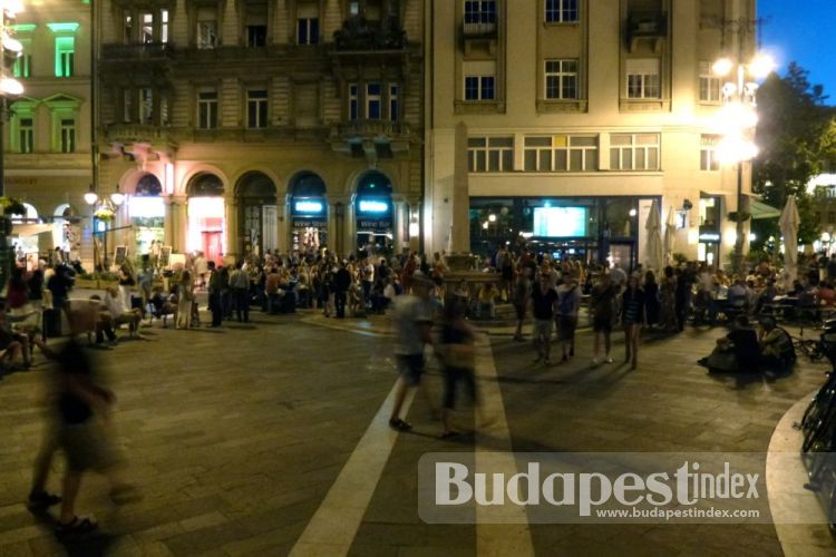 Budapest Night, Basilica